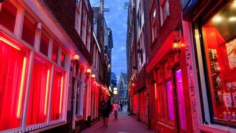 how much are hookers in amsterdam|Red Light District Amsterdam: Costs, Tips, and。